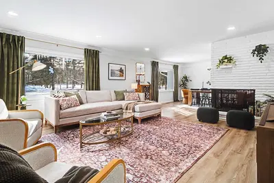 Image de Luxury|Pool Table|Movie Room|Poker|Nature Oasis