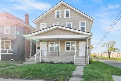 Image de Cityscape Retreat – 30-Night Stay Home w/ Backyard