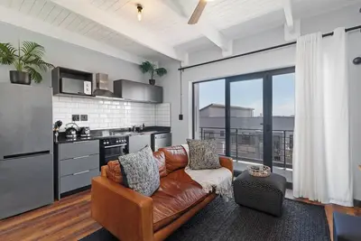 Image de Relaxed Coastal Stay | Braai and Balcony Views