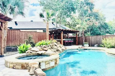 Image de Botanical Oasis Resort 5br 5ba PingPong Sleeps 20+