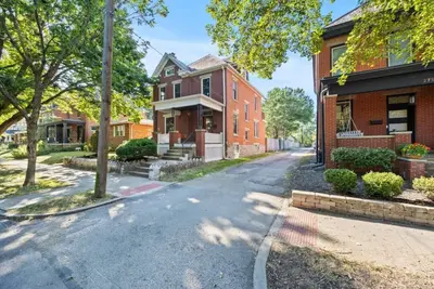 Image de German Village • Private Hot Tub & Chef’s Kitchen