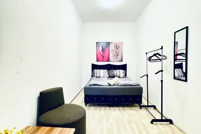 Image de Spacious 3br Apt for up to 6p. 10-Min to Fac Platz