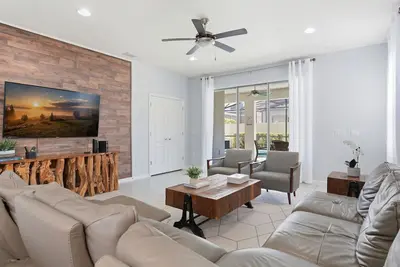 Image de Windsor at Westside 2100