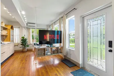 Image de Lazzo: 2-bedroom unit in delightful Miami with cool Ac for relaxing stay