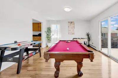 Image de Luxe Nyc Home w Gameroom and Parking