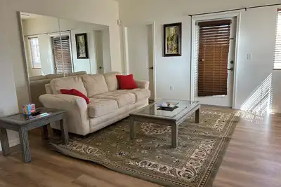 Image de Beautiful 3 bedroom, all redone, gated community