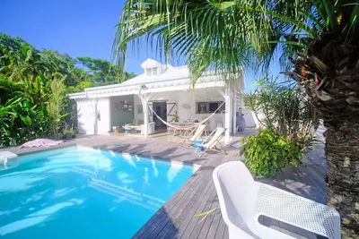Image de Villa Pahloé – Charme Antillais, Piscine et Jardin Tropical à Saint-François