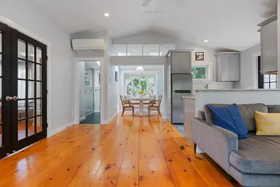 Image de Romantic Beach Cottage, Close to Bay, Ocean and Cc Rail Trail