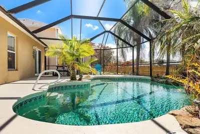 Image de Charming Melbourne Home — Private Pool & Screened Lanai, Central Location 🌴