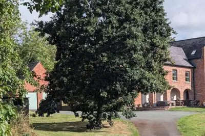 Image de Gaer Hall, pet friendly, with hot tub in Guilsfield