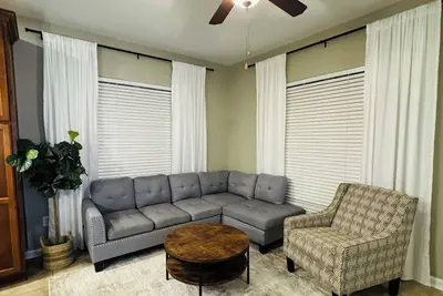 Image de New! ! Beautiful 3 beds 3 Baths condo in tallahassee, mins from Fsu, Tsc and Famu