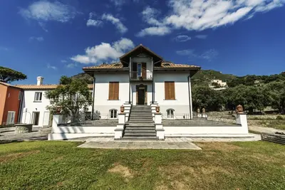 Image de Exclusive Villa in Ischia with private jacuzzi and Spa Wine and Spa