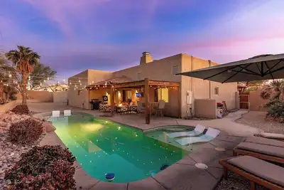 Image de Havasu Aloha - Pool, Firepit, Designed For Comfort