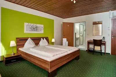 Image de Comfort room with lake view without balcony - Haus am See