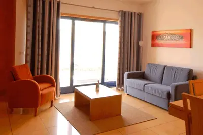 Image de Charmant appartement duplex Orada de 2 chambres à Albufeira avec piscine partagée, pouvant accueillir 6 personnes.