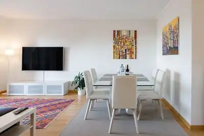 Image de Upscale Condominium on Edge of Old Fishing Village