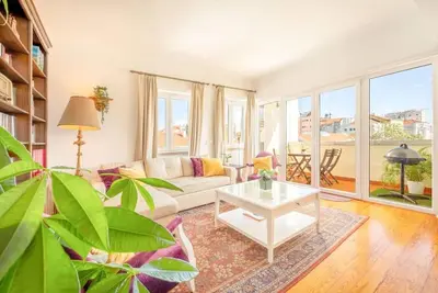 Image de •« Come Home to Calm in Lisbon’s Center »•