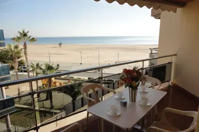 Image de Appartement Face à la Mer avec Piscine et Parking à Torredembarra