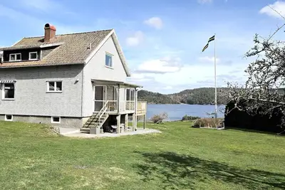 Image de Private oasis with sea view & private jetty | Se09154