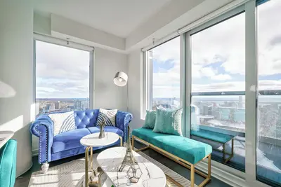 Image de Stunning 2Bed2Bath Suite with Lake and Cn Tower View in Downtown Toronto
