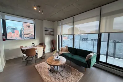 Image de Cozy Condo in Calgary Beltline King and Queen Bed