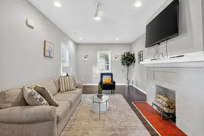 Image de New! Spacious 3br Mozley Park Home with Fenced Yard