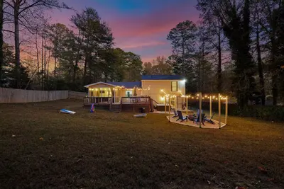 Image de Luxury Marietta Retreat • Hot Tub+Fire Pit+Poker