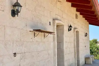 Image de Maison de campagne 'Biobonizio' avec jardin privé et climatisation