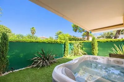 Image de Appartement 3 chambres avec terrasse et jacuzzi à pied des plages