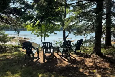 Image de The Tide House - Cozy Waterfront Cottage + Bunkhouse, Quiet & Private