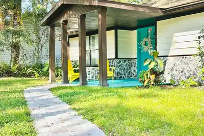 Image de Sunshine & Saddles - Minutes to Wec!