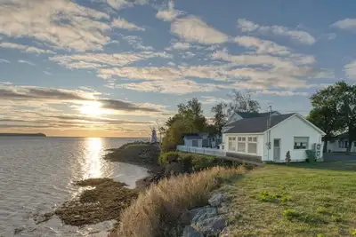 Image de BelleBay-Coastel 3br Coastal Home with Ac • Lighthouse & Bay Views in Dalhousie