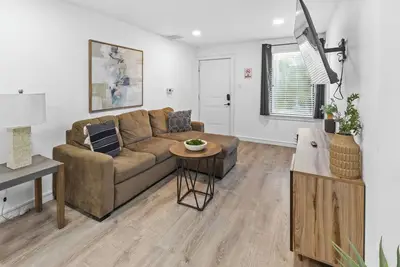 Image de Stylish 2br Near Med Center •Sleeps 4 •Fast Wi-Fi