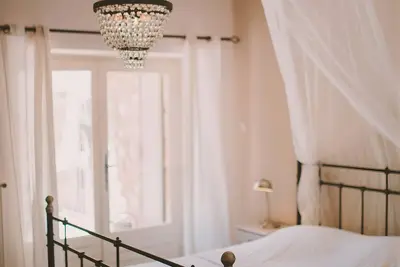 Image de Maison de vacances 'Monet - Mas De Rey' avec piscine partagée, terrasse privée et Wi-Fi