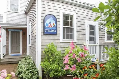 Luxury 2br Retreat in Downtown!