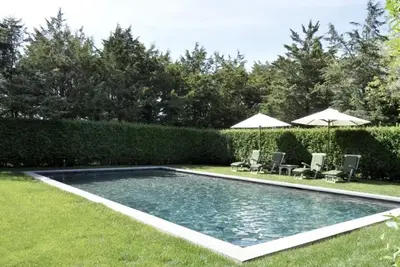 Image de Secluded Retreat with Private Pool – Close to Town and Beaches!