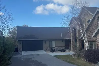 Image de Great 3-bedroom secluded mother-in-law house in sandy. Near canyon. Hot tub.