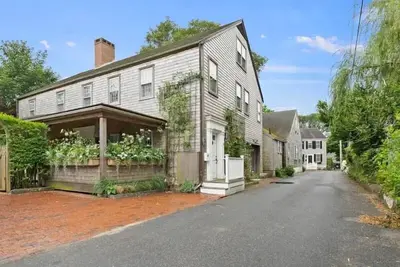 Image de 10 Lyon Street - Sept Chambres Maison, Couchages 14