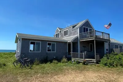 4 bedroom home with private beach access