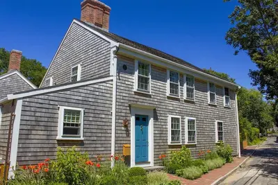Image de Gorgeous Nantucket property with in home gym!