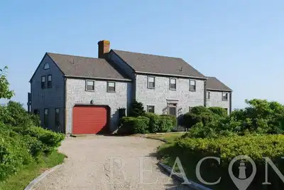Upside down colonial house