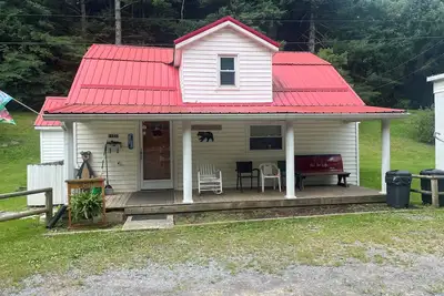 Image de Pet friendly 4-bedroom house in Bramwell across from Hmt's Pocahontas trailhead