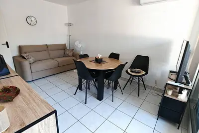 Image de Appartement Récent et Climatisé à 300m de la Plage avec Parking