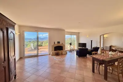 Image de Villa 4 pièces avec jardin à Porticcio, 5 couchages