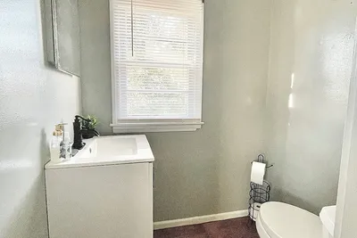 Image de Spacious 4-bedroom house located less than 10 minutes to military base.