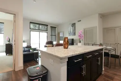 Image de Brilliant 2-bedroom apartment with Central Ac/Heating - Medical District