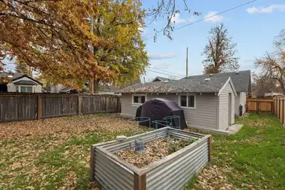 Image de Warm Cabin Vibes in Boise’s Best Neighborhood