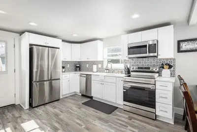 Image de Newly Remodeled 5-Bedroom Home