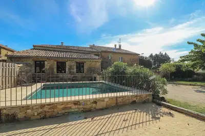 Image de Authentique maison de campagne avec piscine, près d'Uzès.