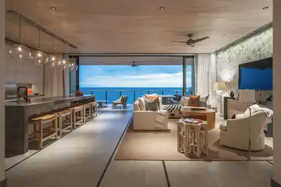 Image de Quetzal V by Rove Travel | Ph w/ Terrace & Hot Tub